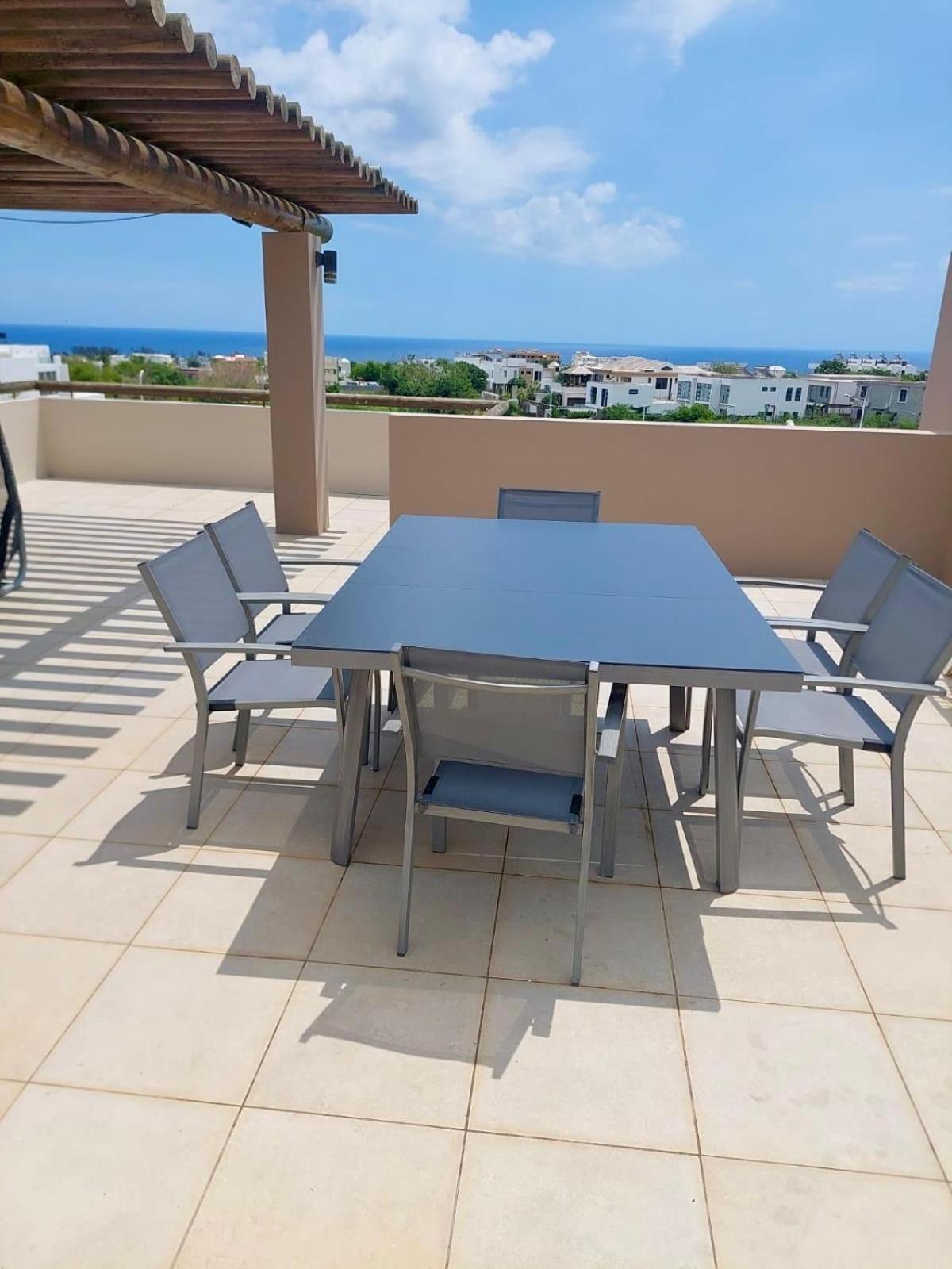 Stunning 3-Bedroom Apartment With Private Rooftop Terrace & Gorgeous Pool Flic-en-Flacq Εξωτερικό φωτογραφία