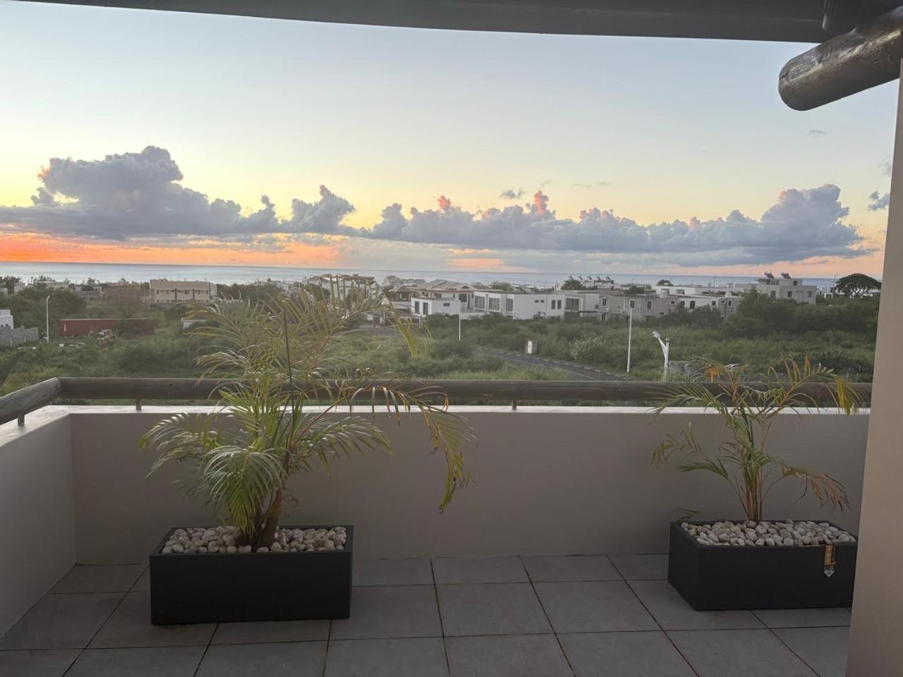Stunning 3-Bedroom Apartment With Private Rooftop Terrace & Gorgeous Pool Flic-en-Flacq Εξωτερικό φωτογραφία